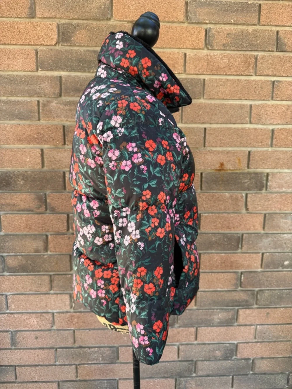 Banana Republic Black Floral Print Puffer Jacket Size XS - Picture 3 of 5